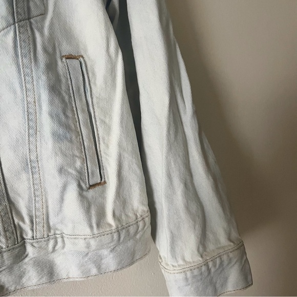 LEVI Strauss & Co Light Wash Embroidery Denim Jacket Size M - Picture 6 of 11